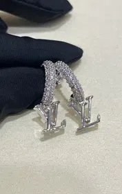 Louis Vuitton LV silver letter small pendant full diamond earrings-3723
