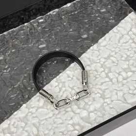 Louis Vuitton LV leather metal chain ring with engraved letters on both sides of the bracelet-3871