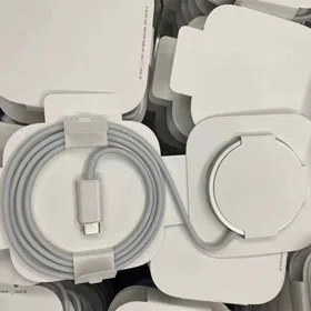 Apple MagSafe 15W wireless magnetic fast charger for iPhone 16 and 17 Pro Max-5206