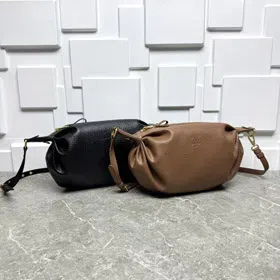 Miu Miu new cowhide pleated horn-shaped bag-5812