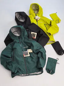 Mont Bell windproof and waterproof hooded jacket-6437